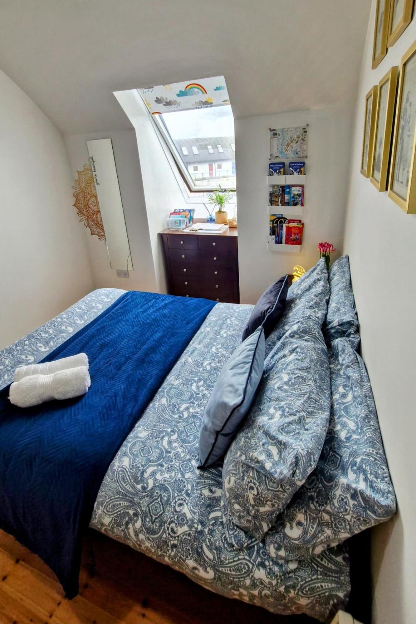 Homestay Private Double Bedroom In Front Of The Port -