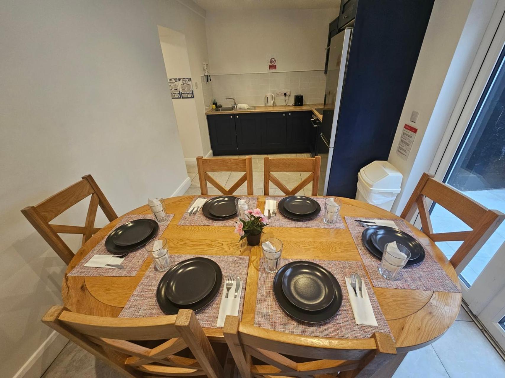 Apartment 3 Eyre Square Lane *