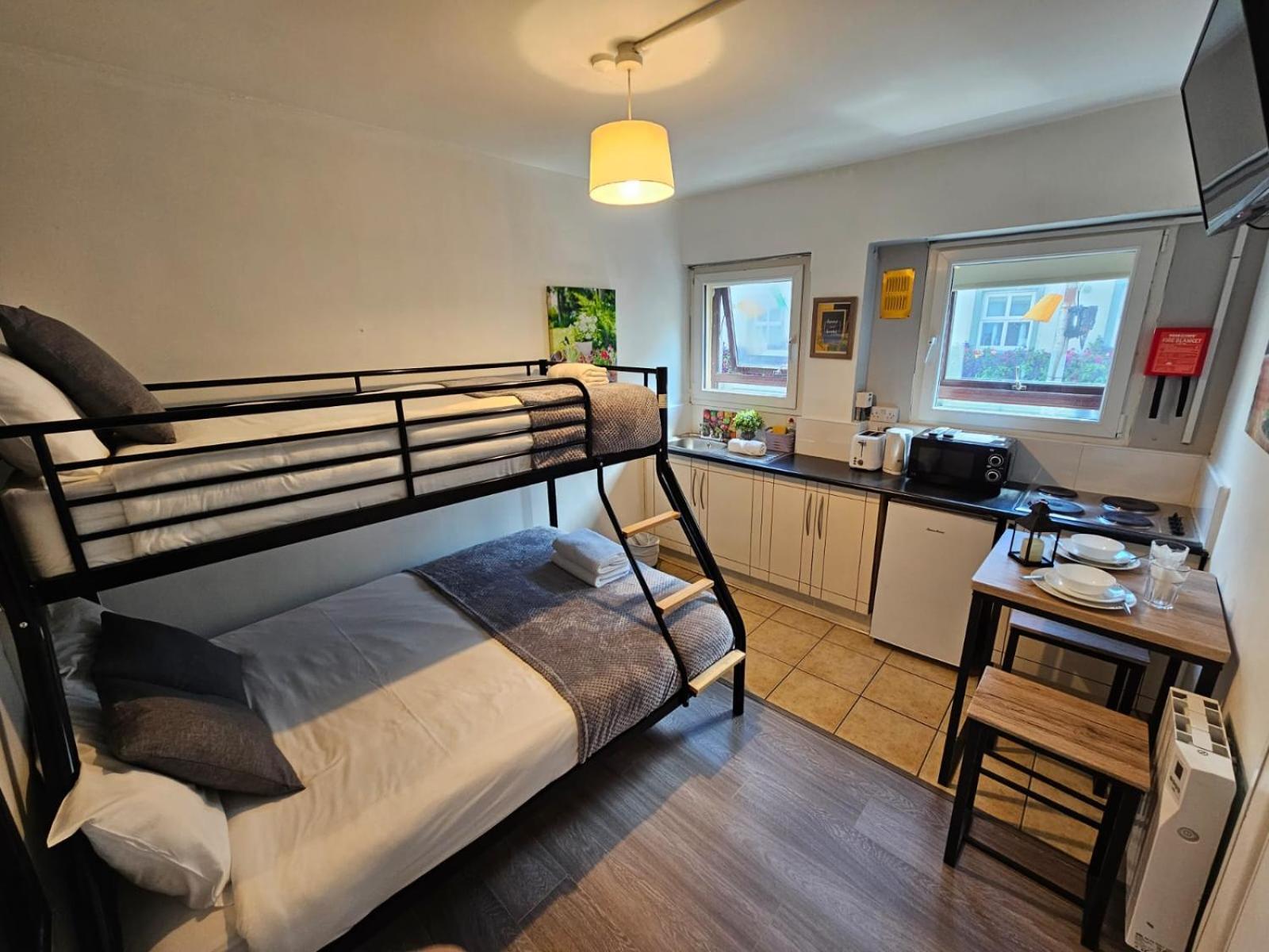 Mary Street Apartment