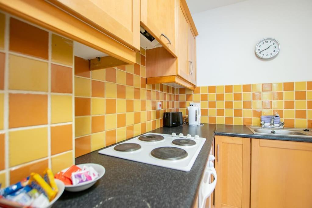 Apartment 16 - Spacious With Parking *