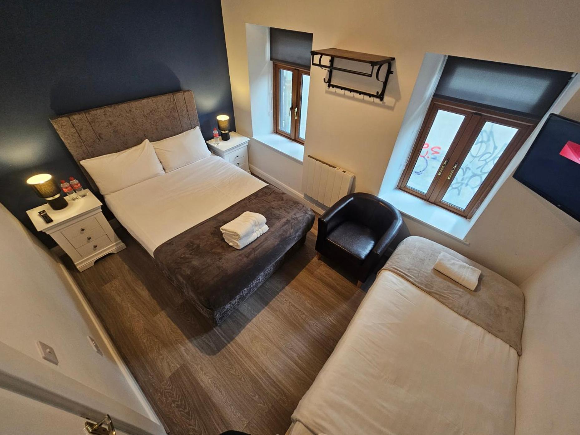 Eyre Square Lane Apartment