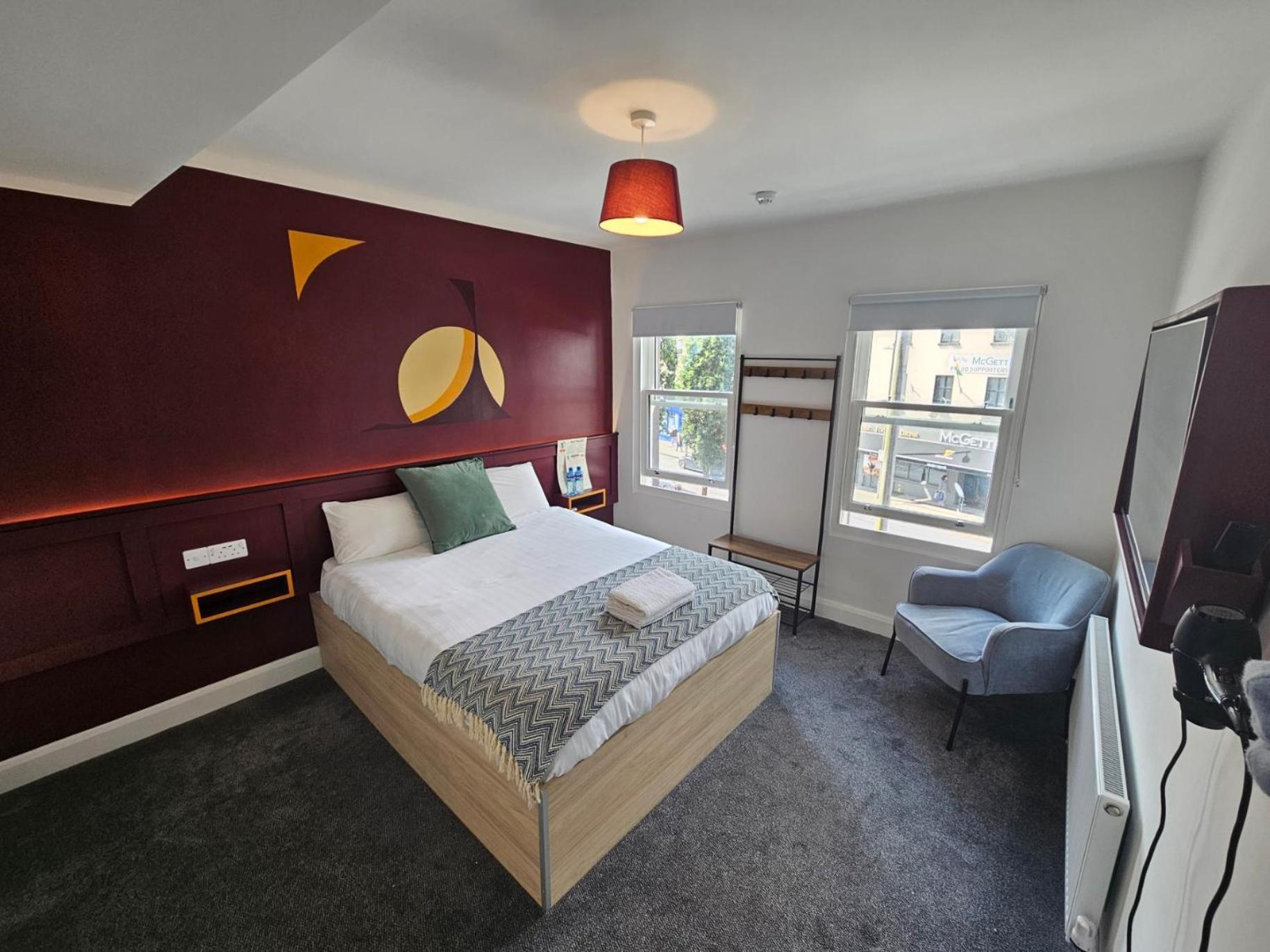 Mary Mullen's Eyre Square. Bed & Breakfast *