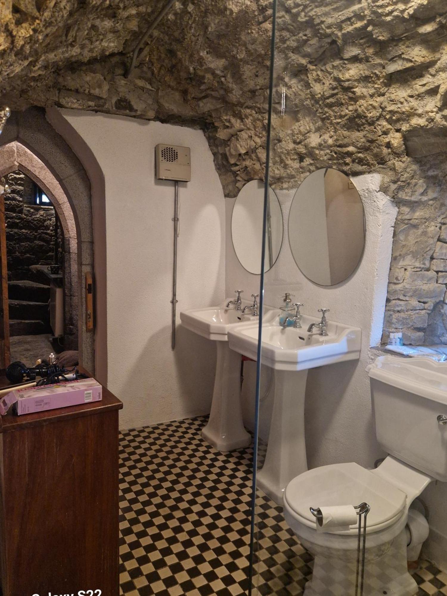 Holiday home Ballindooley Castle *