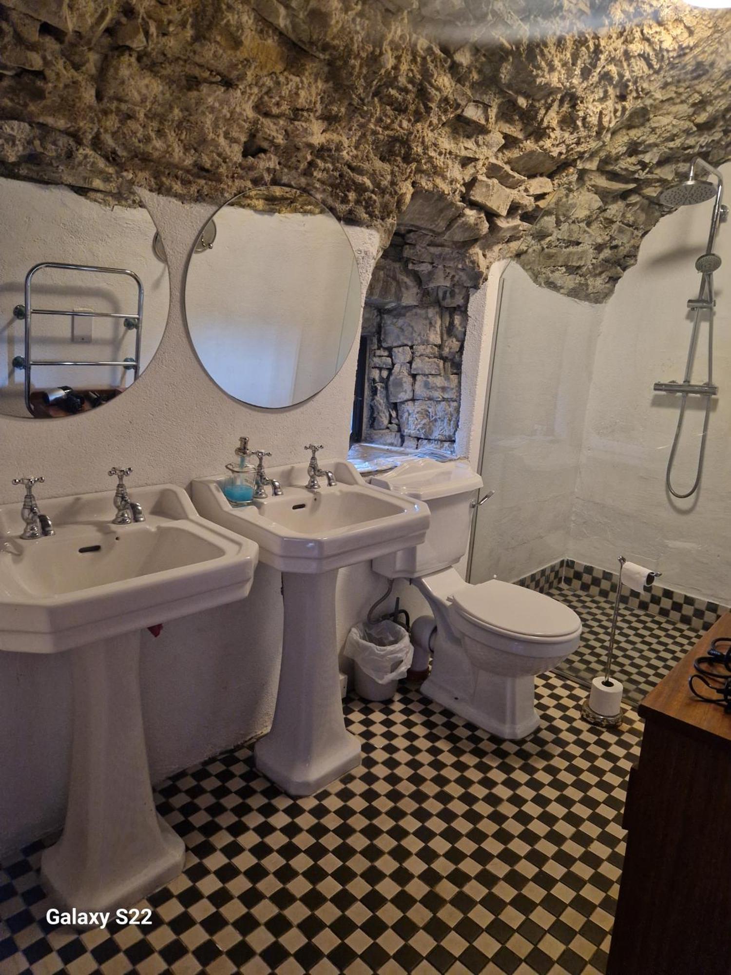 Ballindooley Castle * Galway