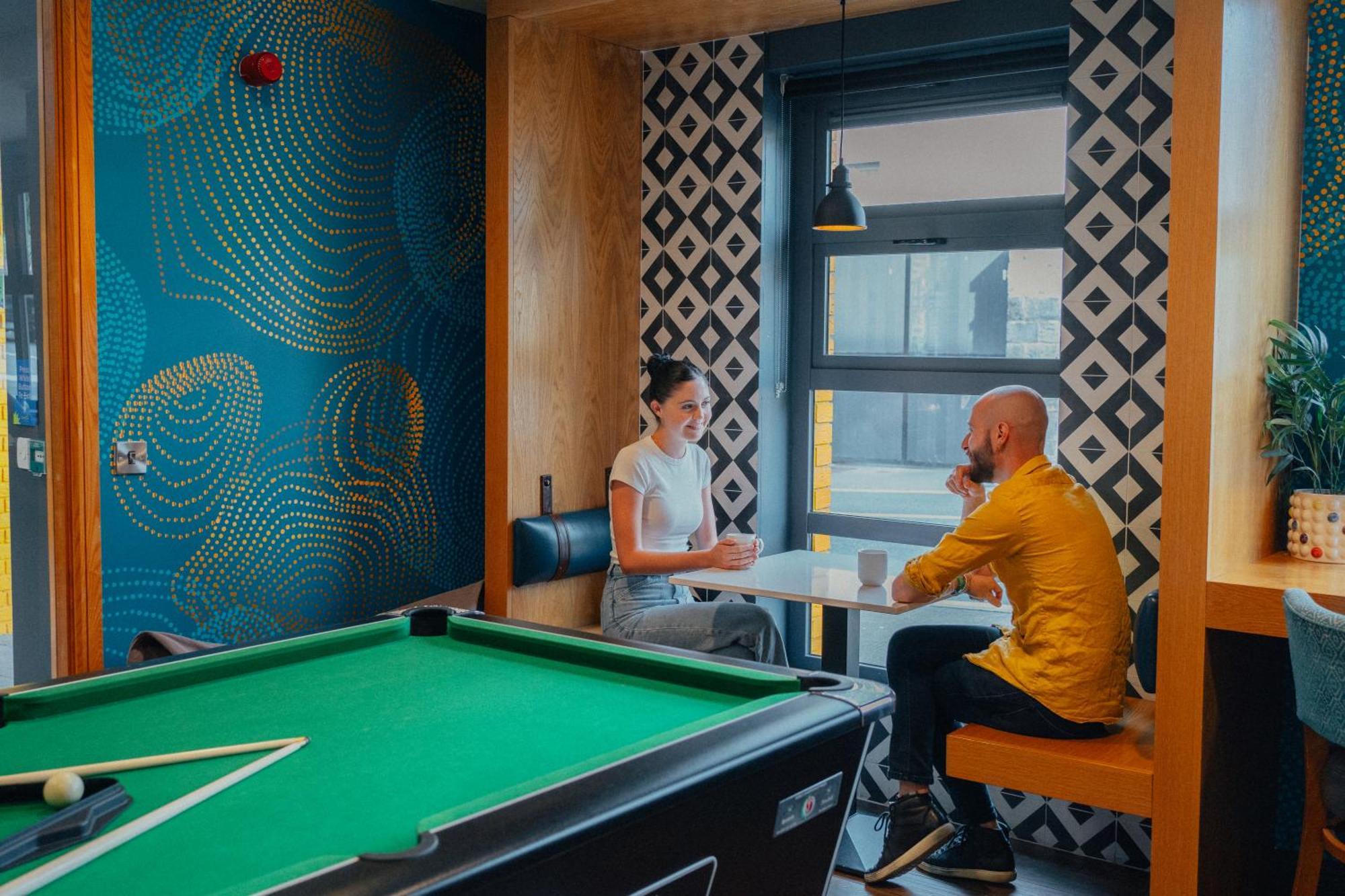 Snoozles Centre Hostel *