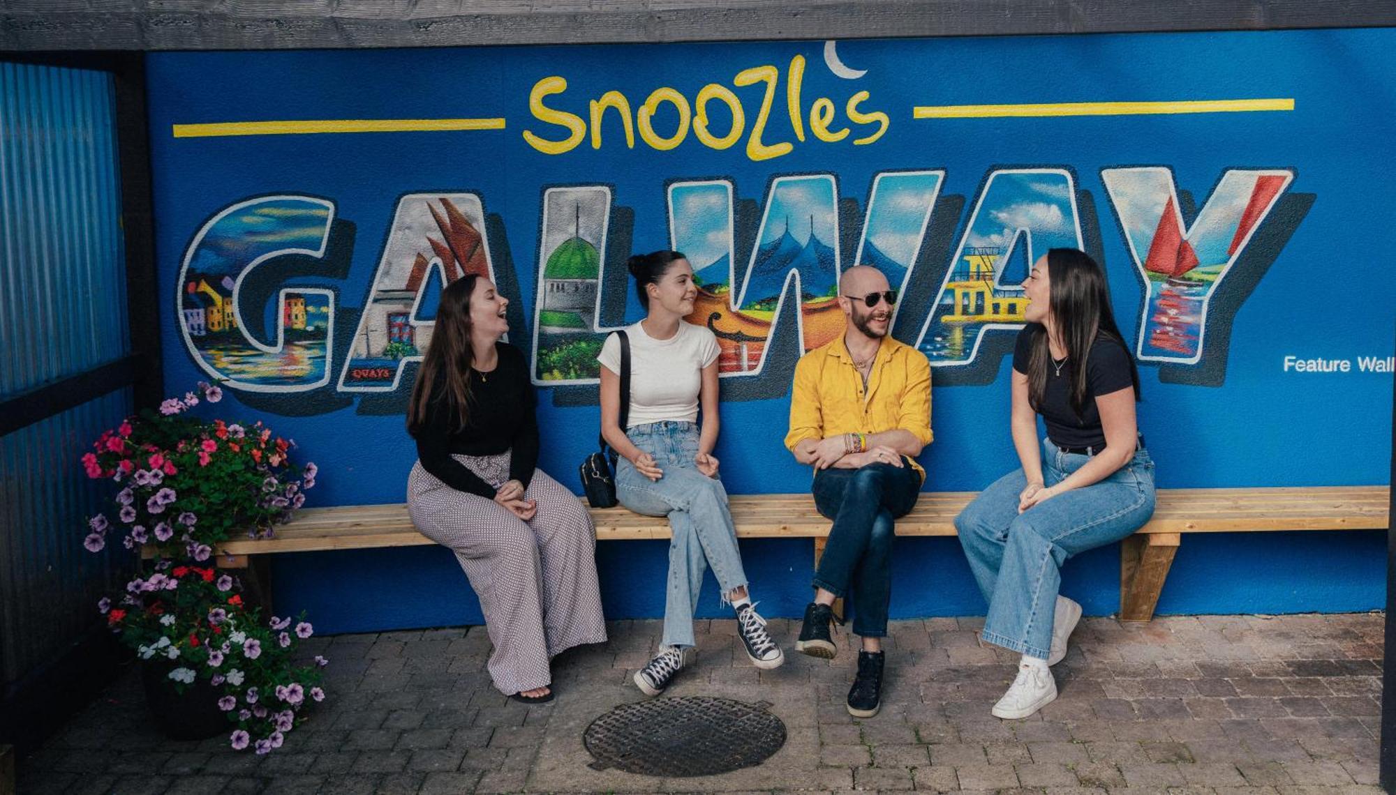 Hostel Snoozles Centre Galway