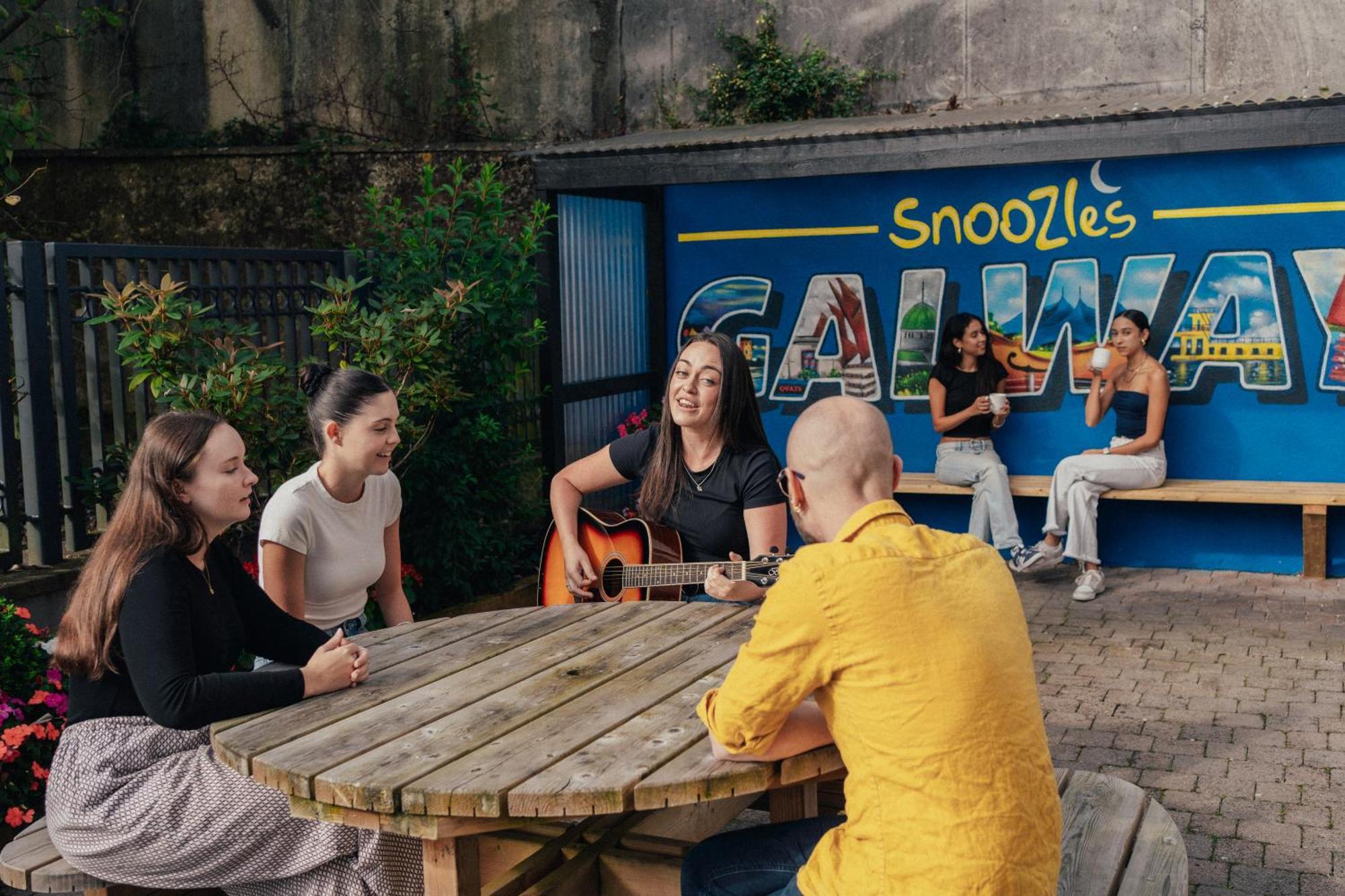 Snoozles Centre *
