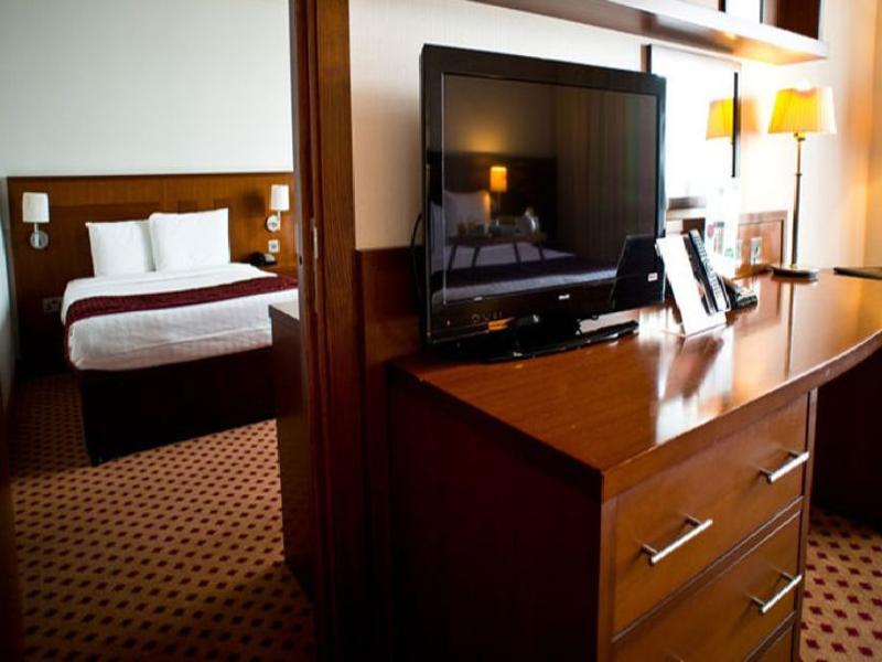 Hotel Maldron Sandy Road 4*