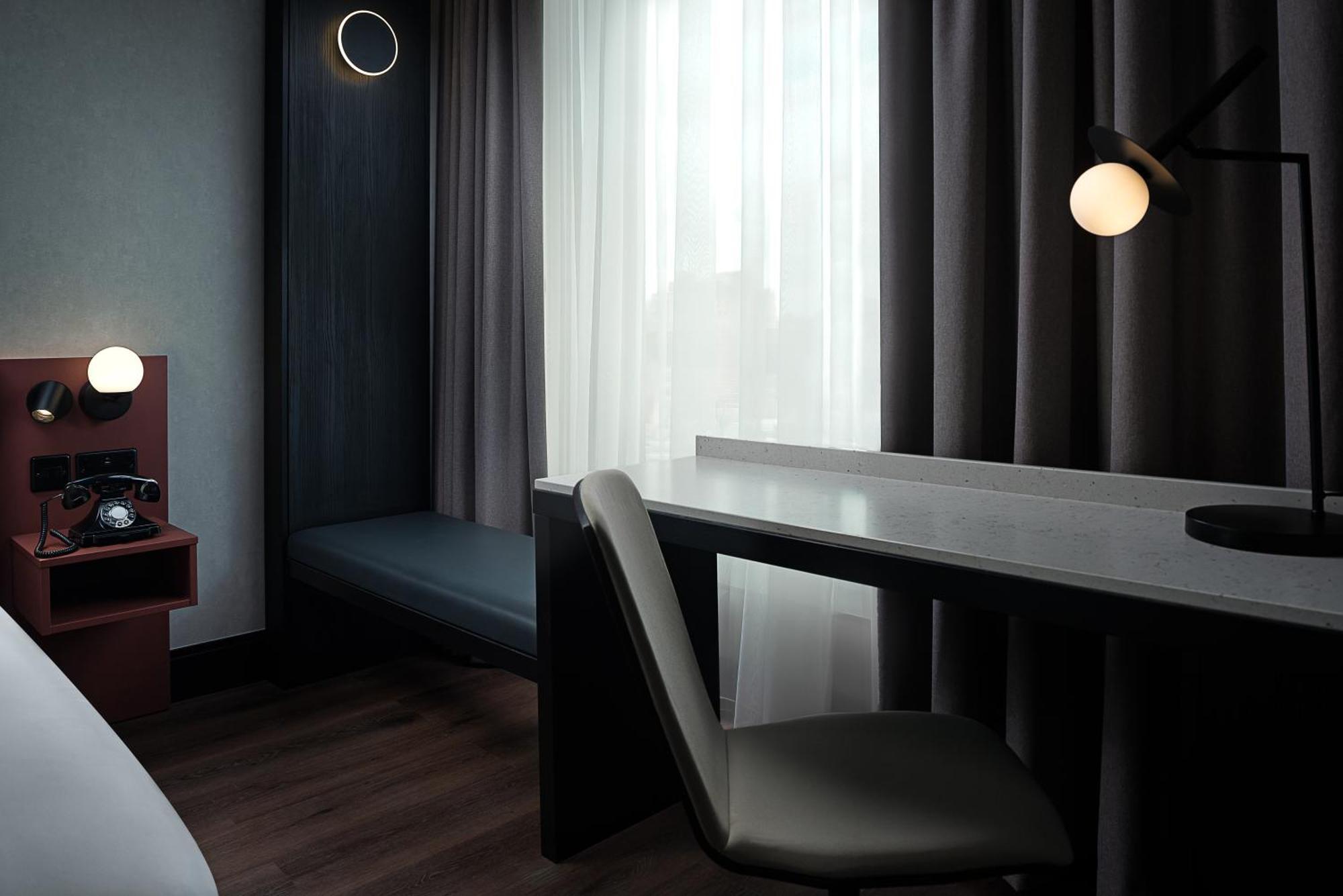 Radisson Red 4*