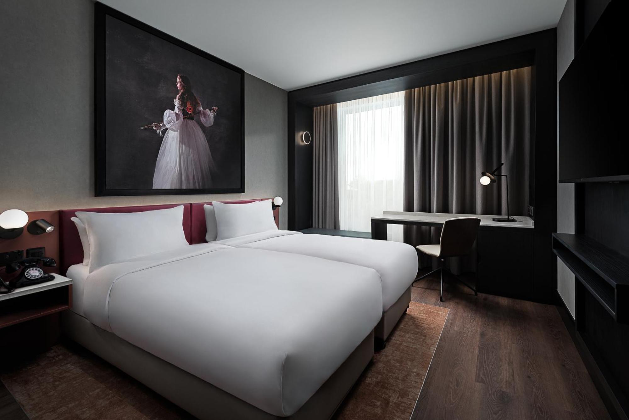 Radisson Red