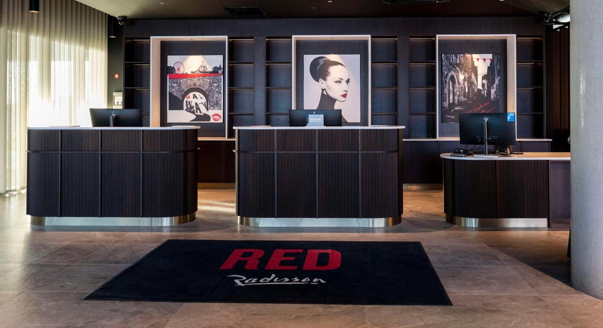 Hotel Radisson Red 4*