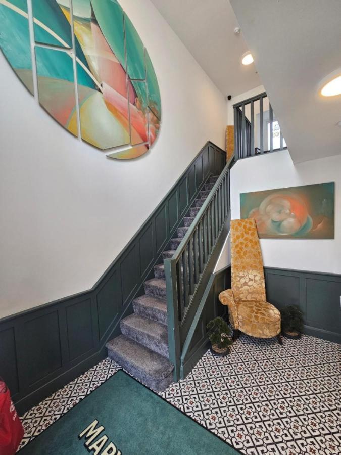 Bed & Breakfast Mary Mullen's Eyre Square. *