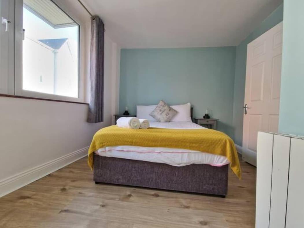Apartment Colourful Centre Hideaway, Sleeps 6 *