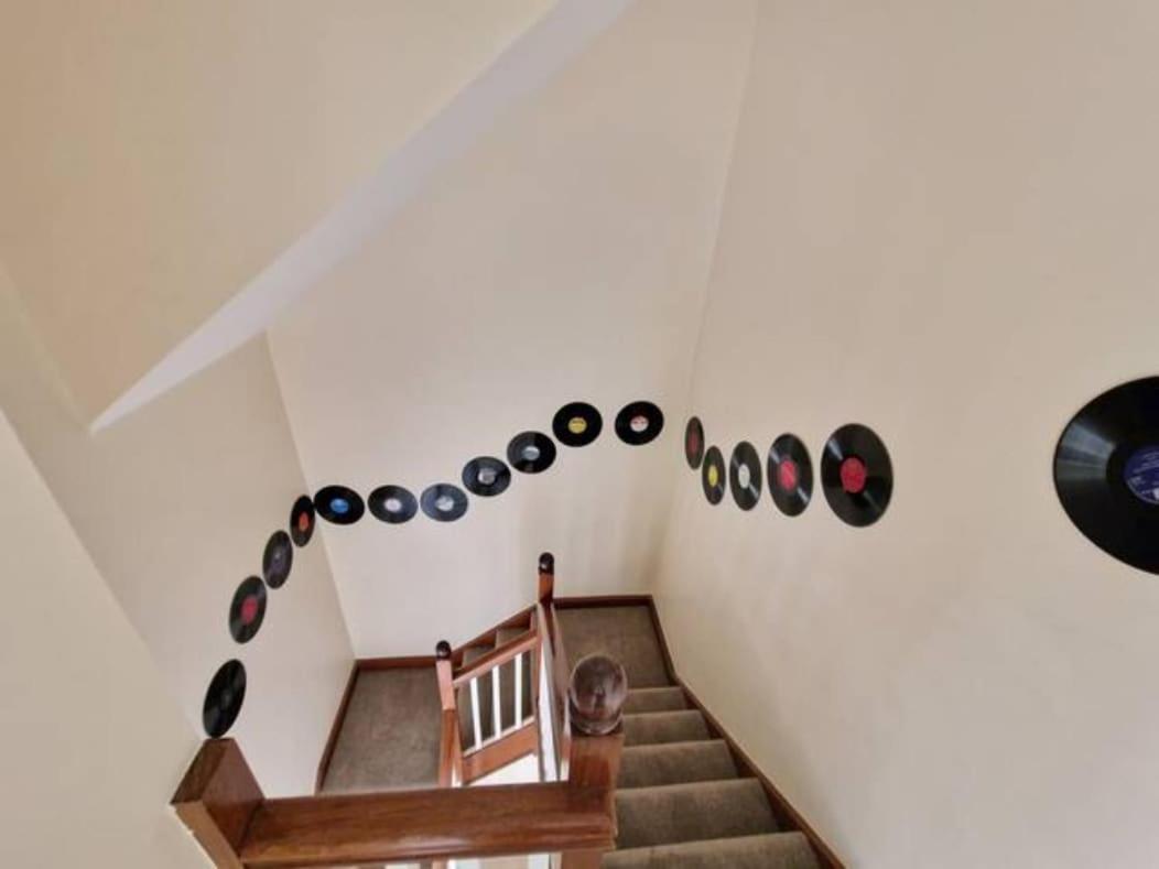 Colourful Centre Hideaway, Sleeps 6 Apartment Galway