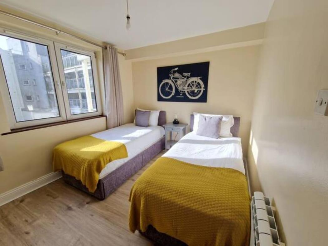 Colourful Centre Hideaway, Sleeps 6 *