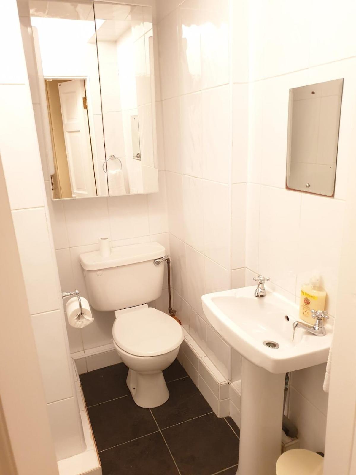 Apartment Colourful Centre Hideaway, Sleeps 6 *