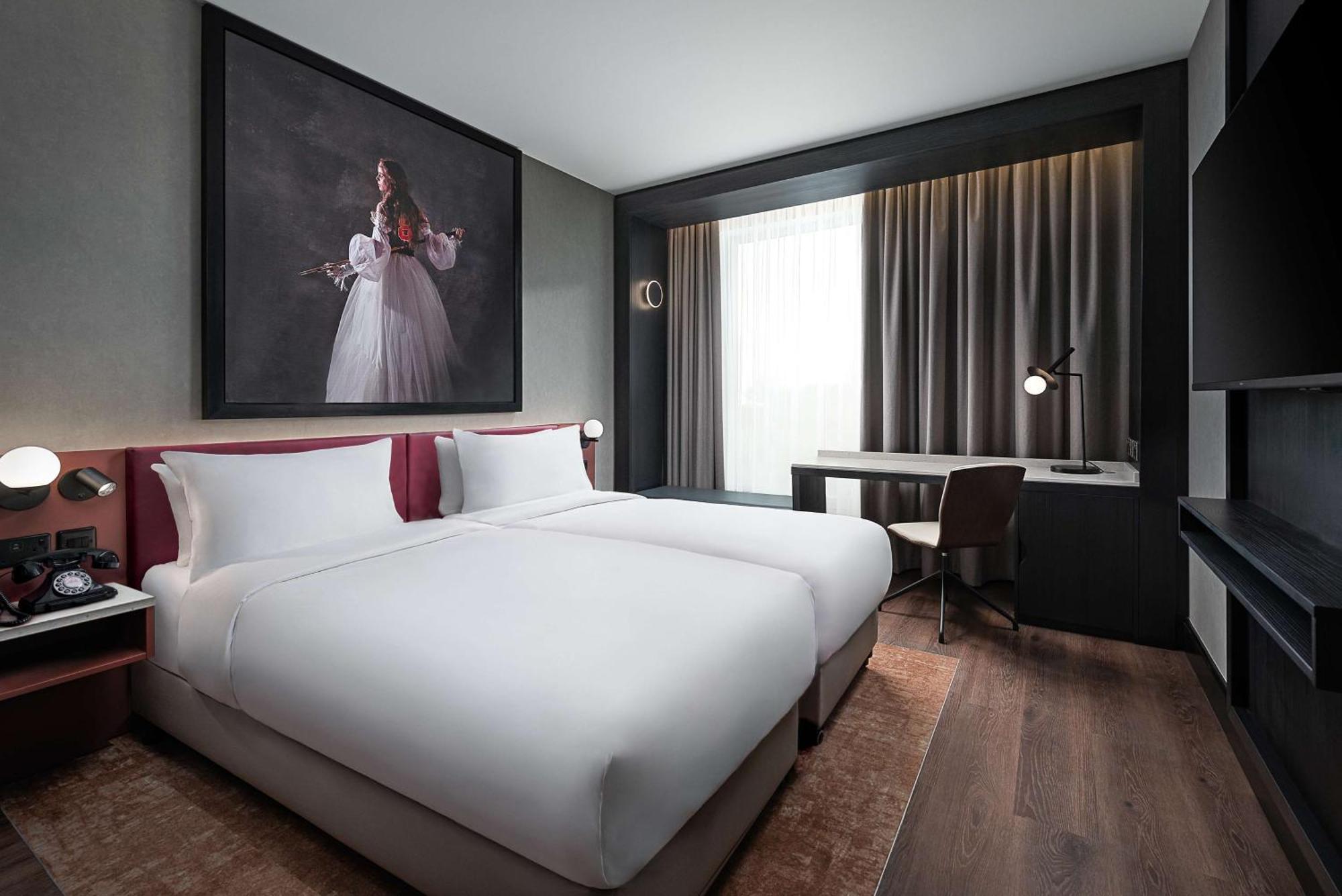 Radisson Red Hotel 4*
