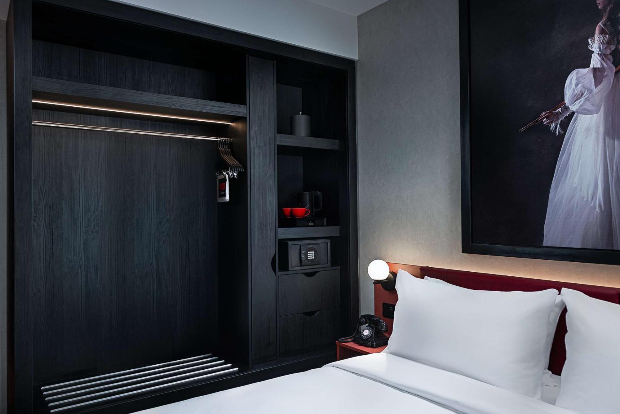 Radisson Red 4*