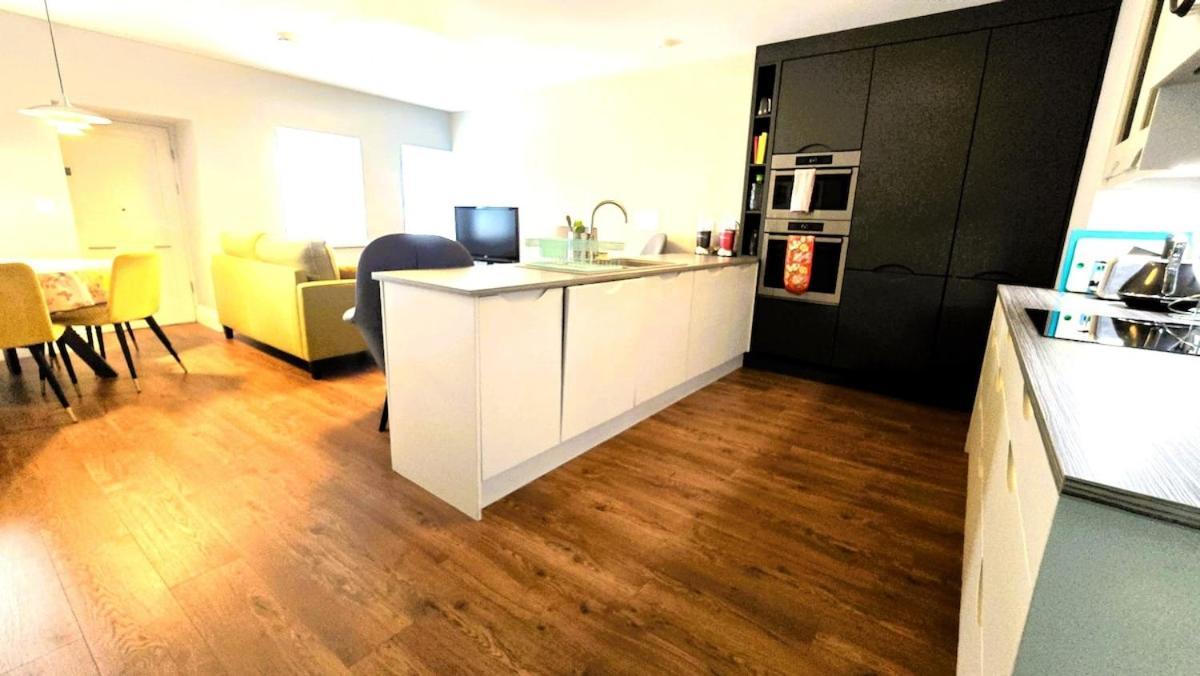 Apartment Modern Centre Luxury - Sleeps 6 *