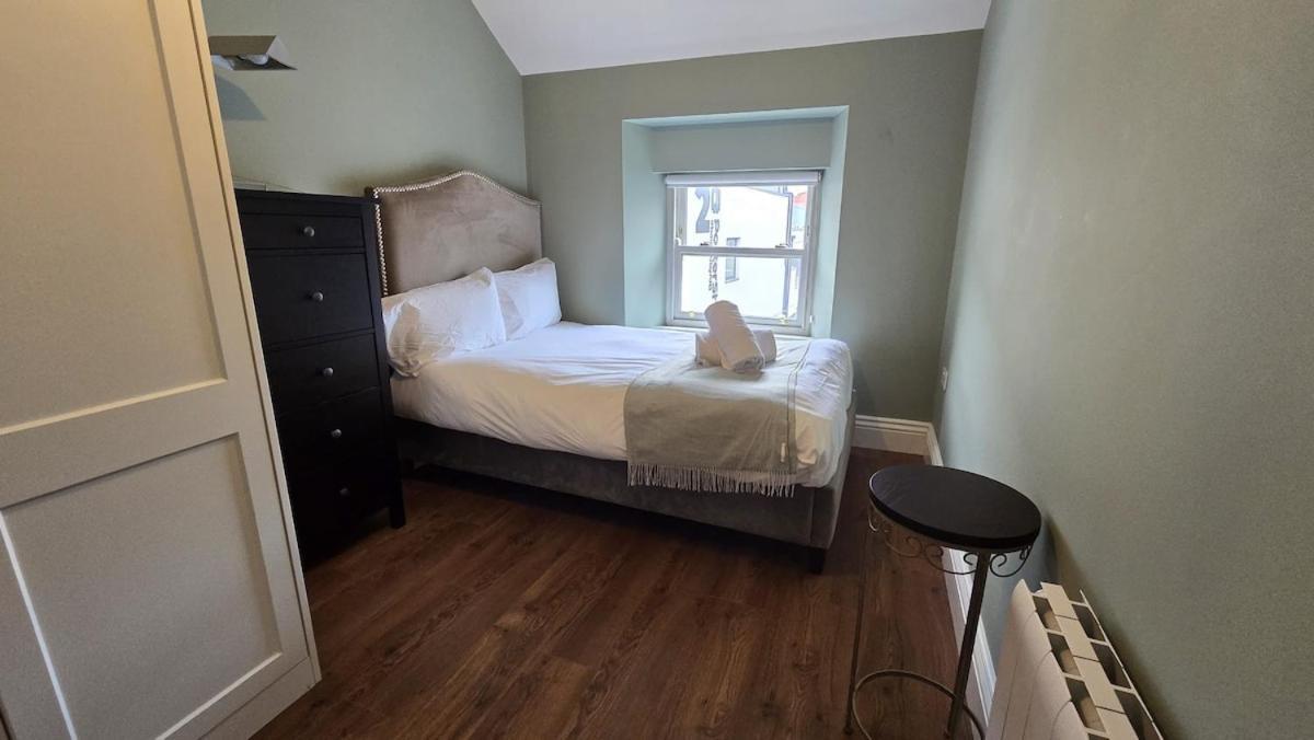 Modern Centre Luxury - Sleeps 6 *