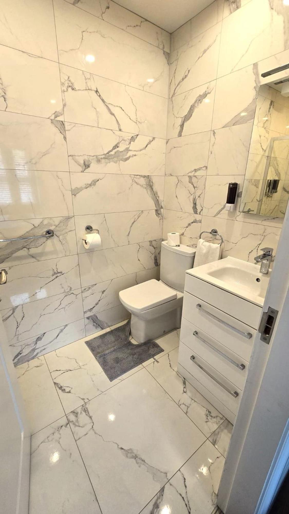 Apartment Modern Centre Luxury - Sleeps 6