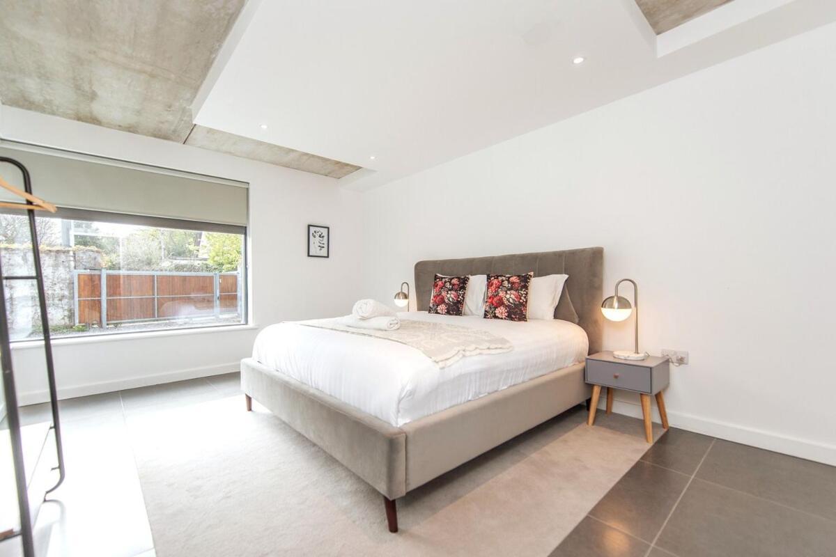 Modern Luxury -four Bed House Holiday home *