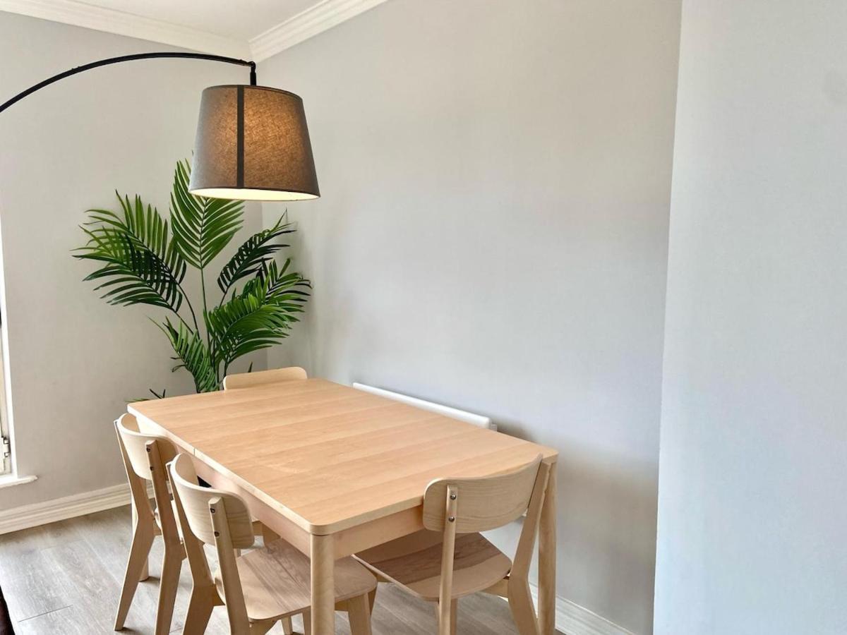 Modern And Spacious Apt6 - Sleeps 6 - Free Parking Apartment *