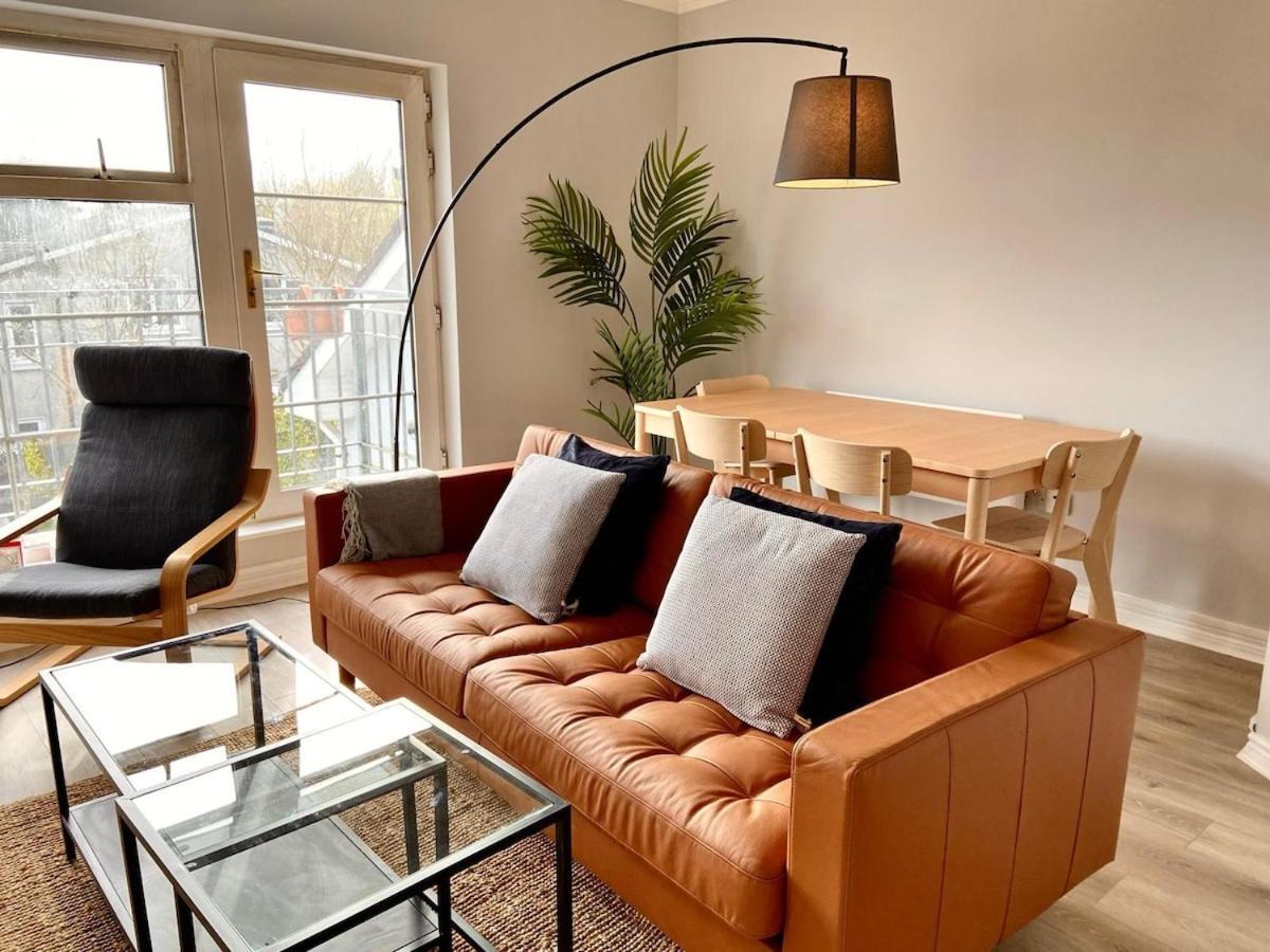 Modern And Spacious Apt6 - Sleeps 6 - Free Parking Apartment Galway