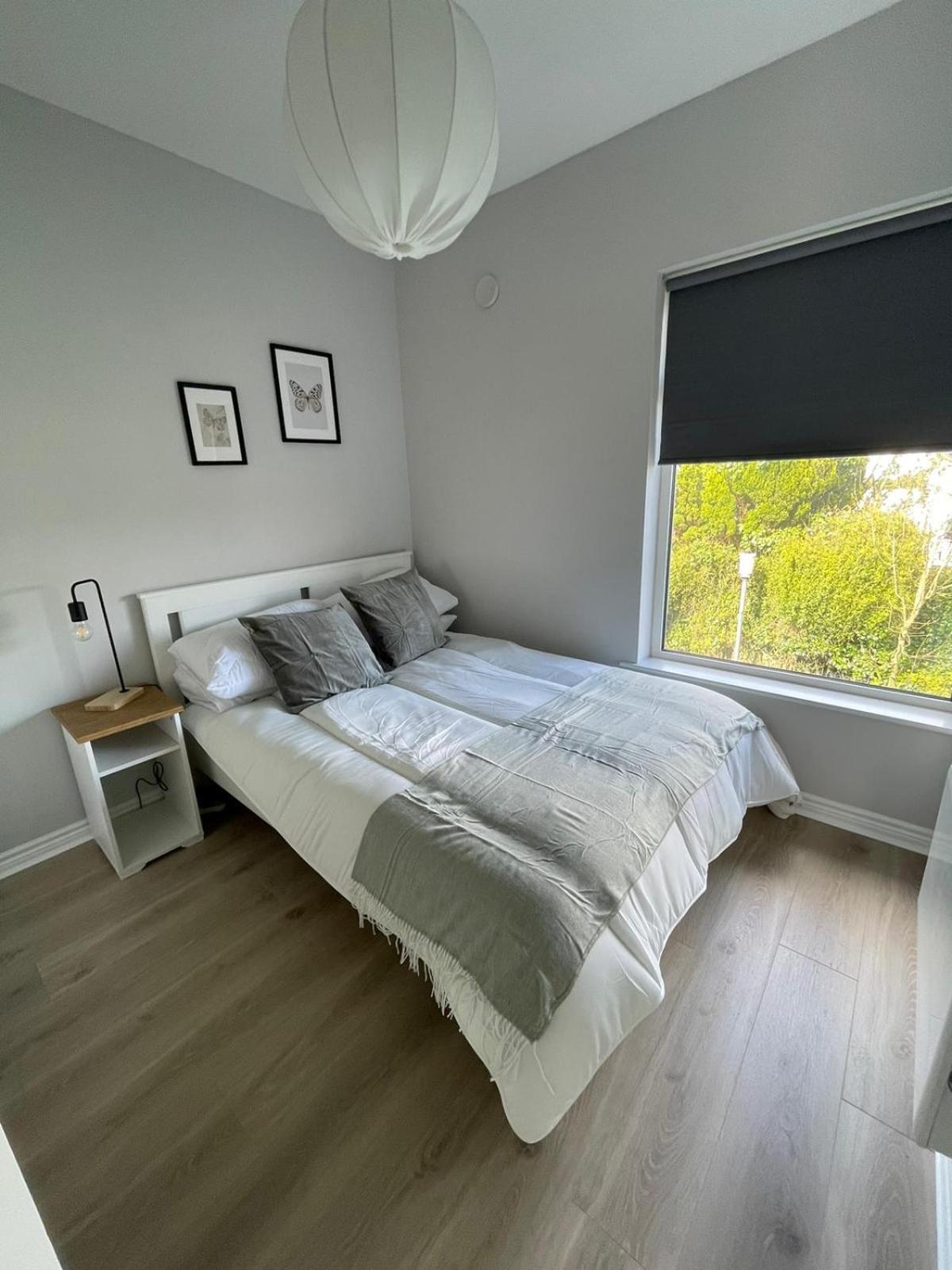 Apartment Modern And Spacious Apt5 Sleeps 6 Free Parking Galway