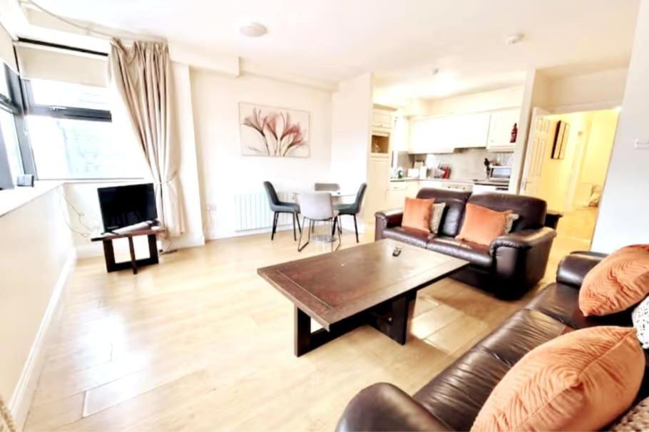 Cool Living, Sleeps 6