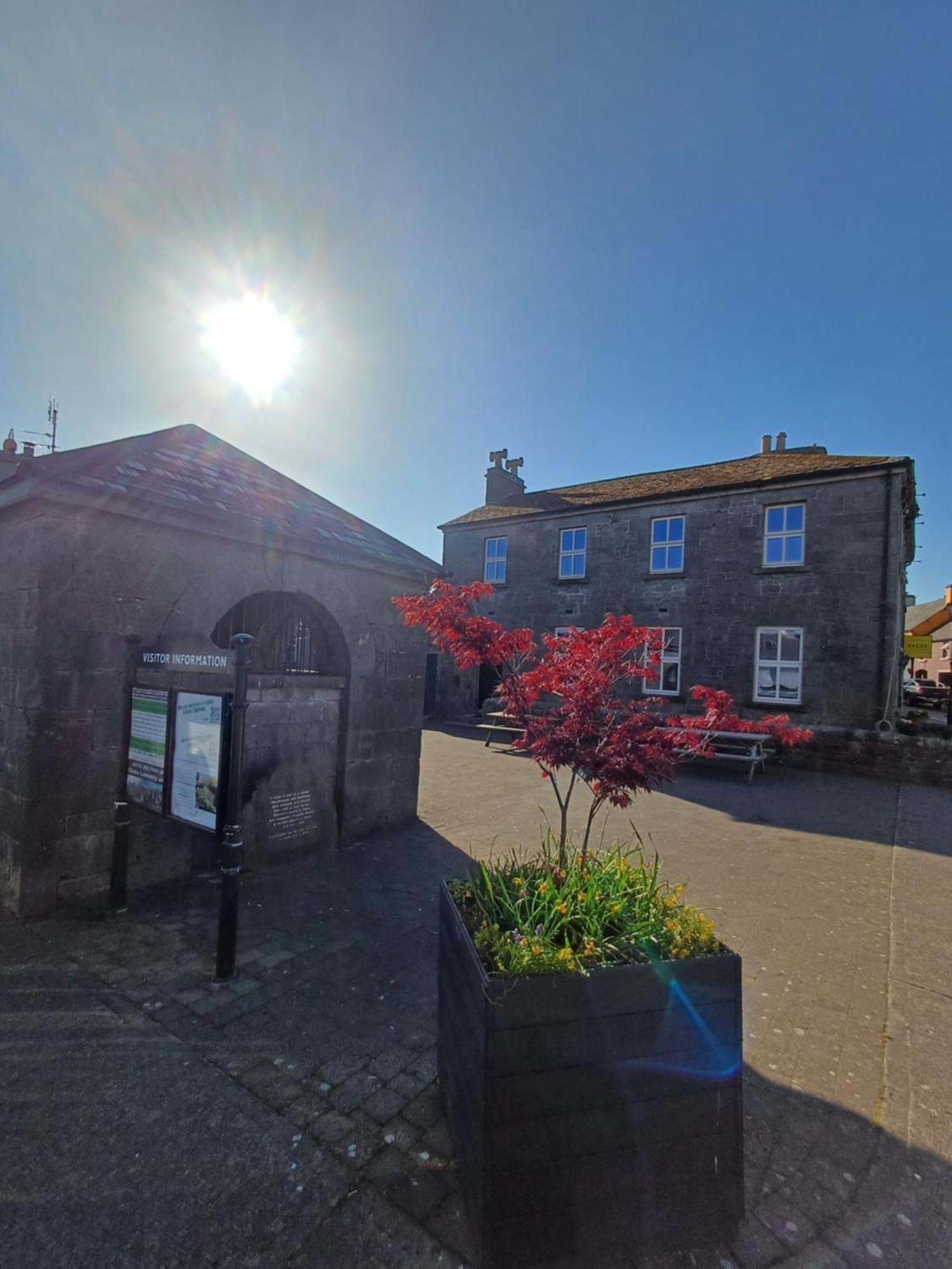 Clonbur House - One Bedroom Apartment *
