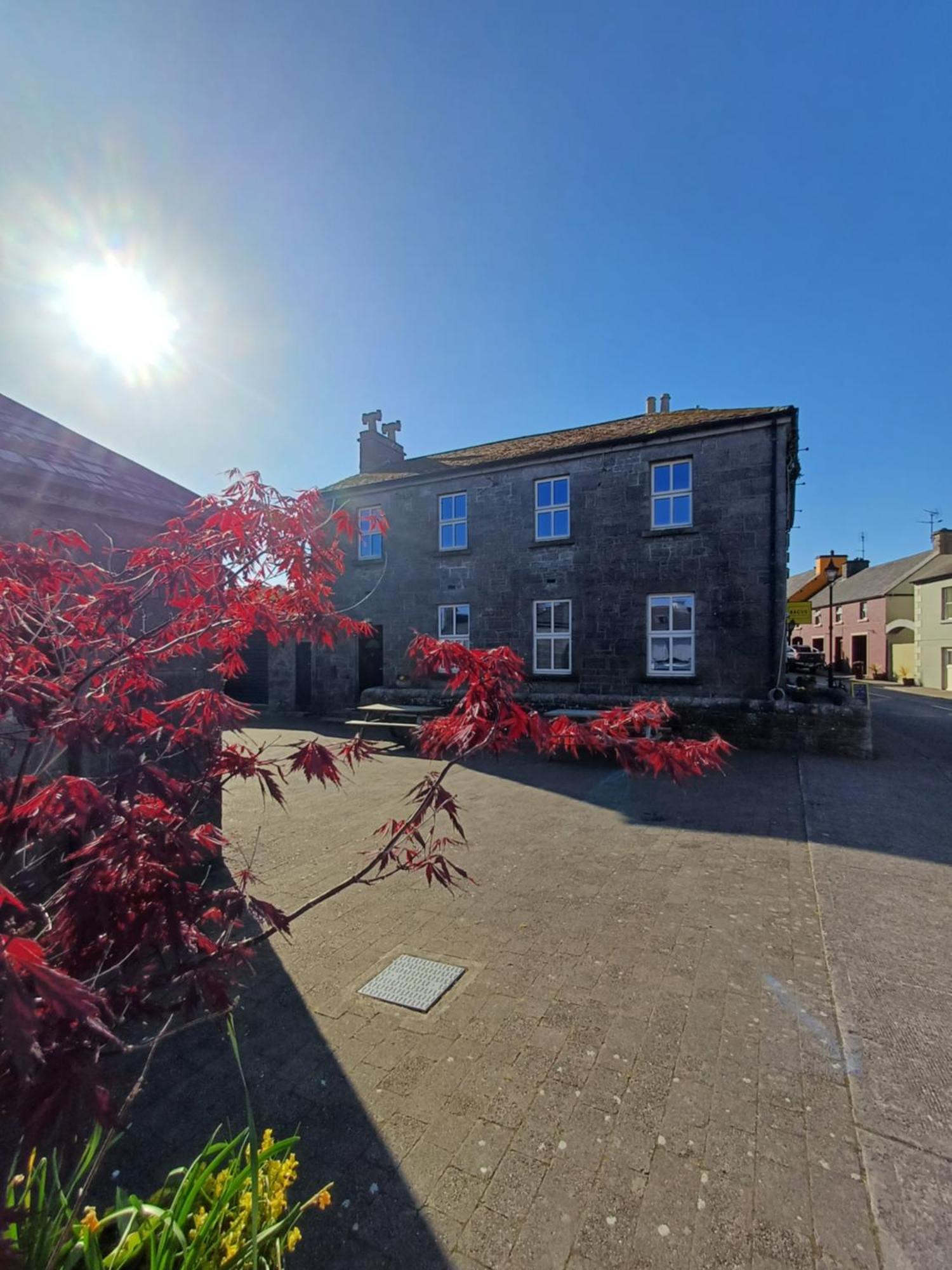 Apartment Clonbur House - Two Bedroom Village Galway