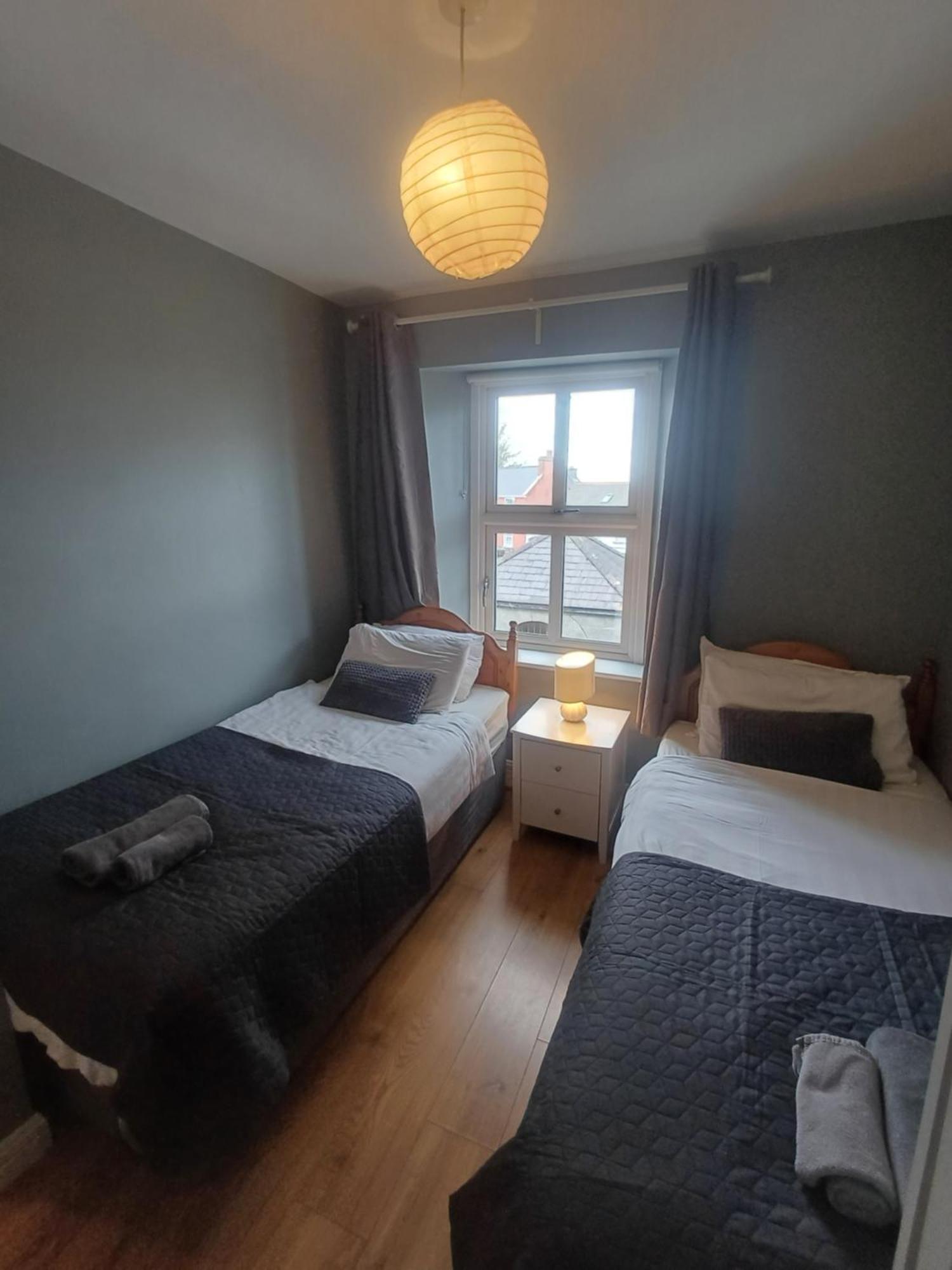 Clonbur House - Two Bedroom Village Galway
