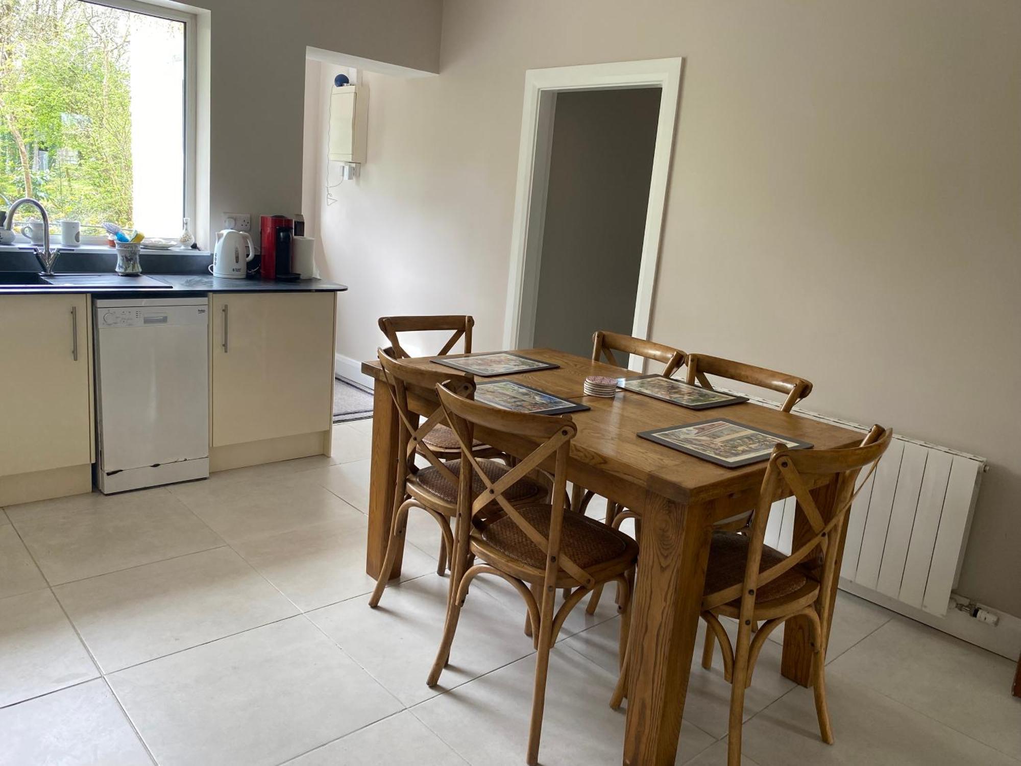 Golfing, Walking, Fishing Rest - Sleeps 8 *