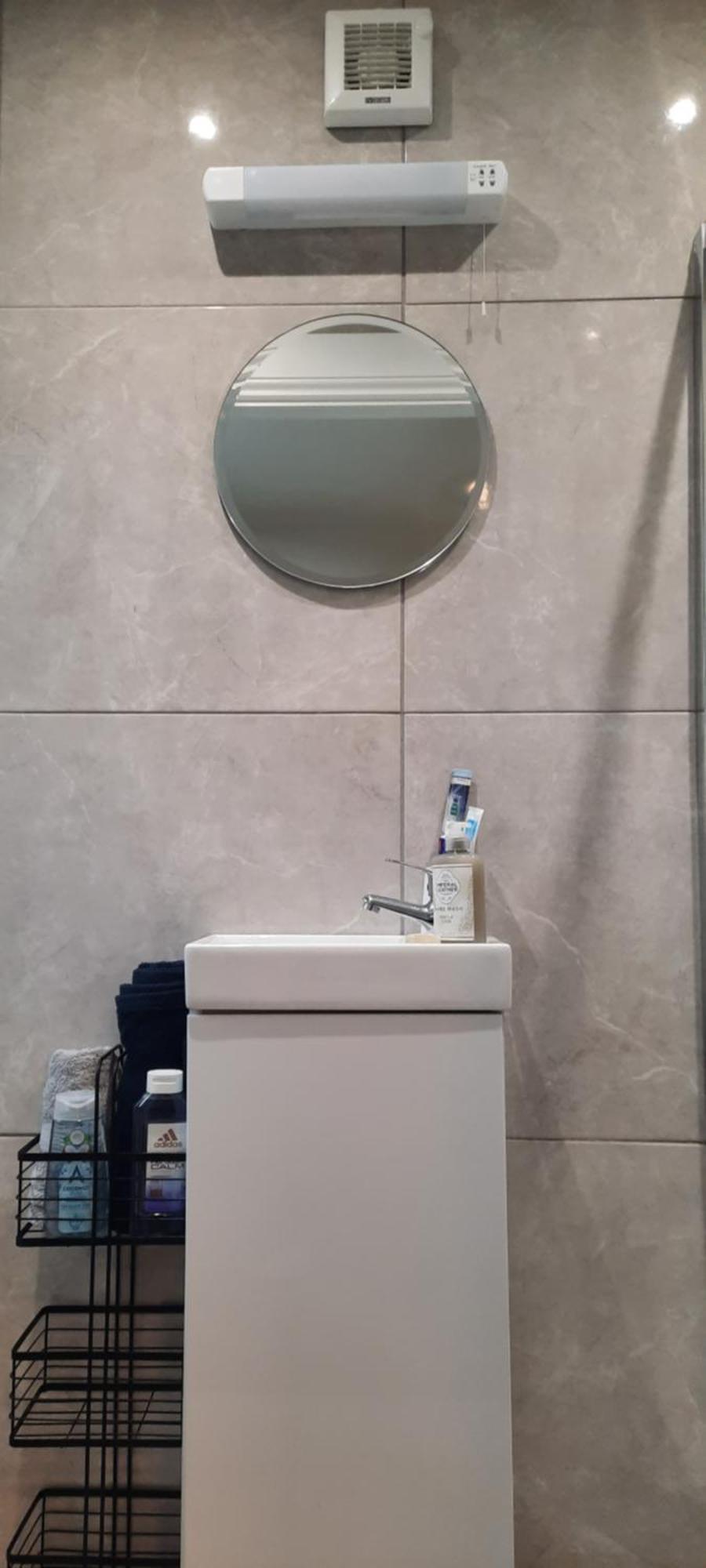 Private Bedsit At Newcastle Guest house *