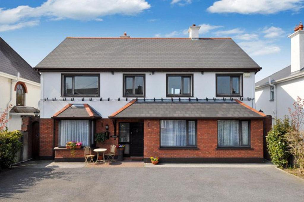 Lynfield Guest house 3*