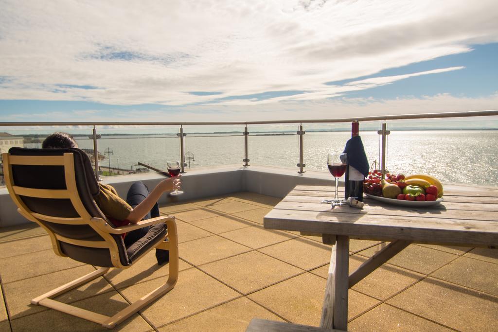 Bay Sea View Apartment *