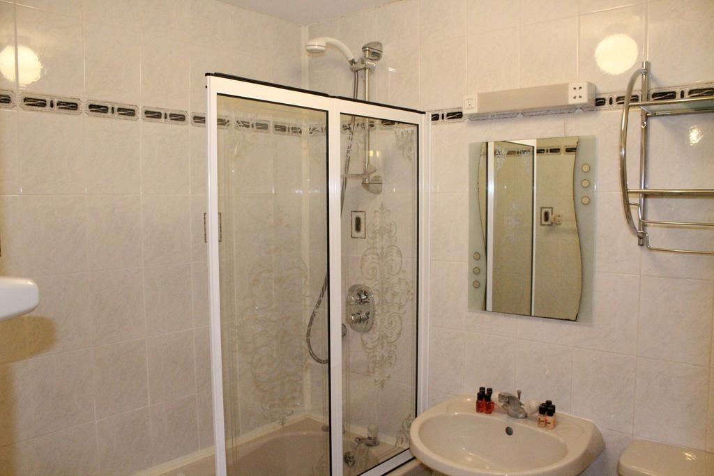 Spanish Arch Apartment *