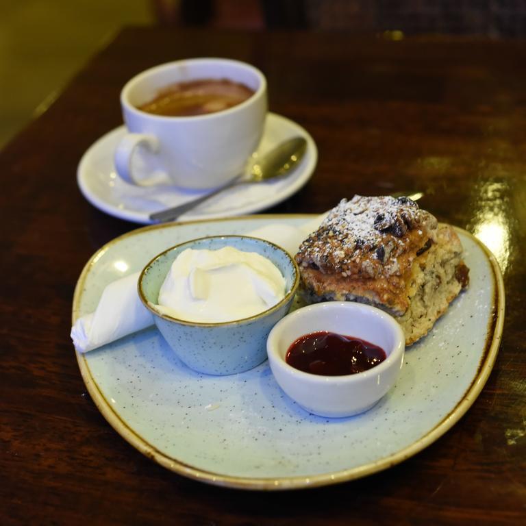 The Eyre Square Townhouse 3*
