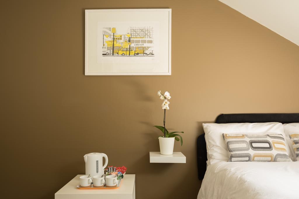 Pembroke House 4*