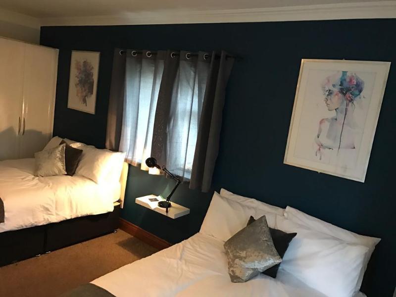 Pembroke House 4* Galway