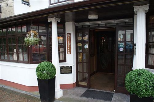 Hotel Wards Galway