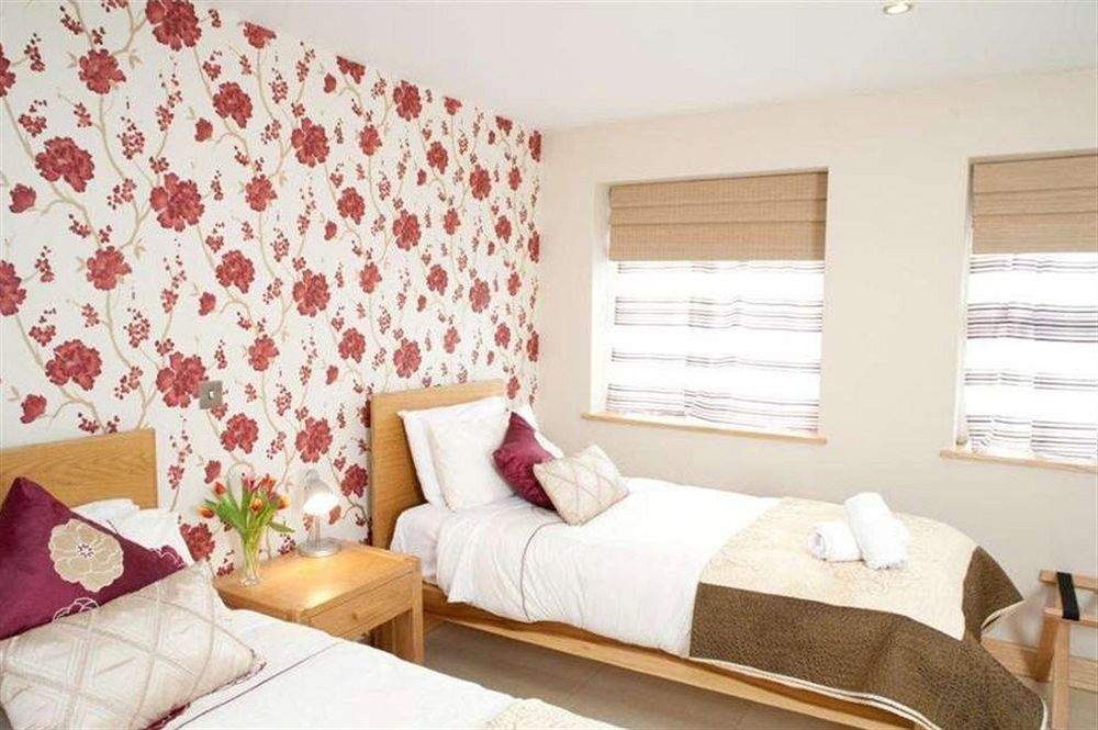 Guest house The Eyre Square Townhouse
