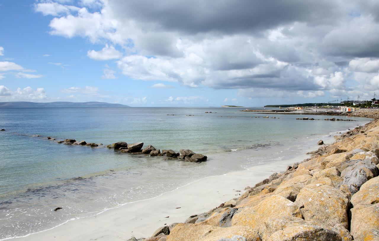 Apartment Center - 3 Minutes Walk To The Town Square Galway