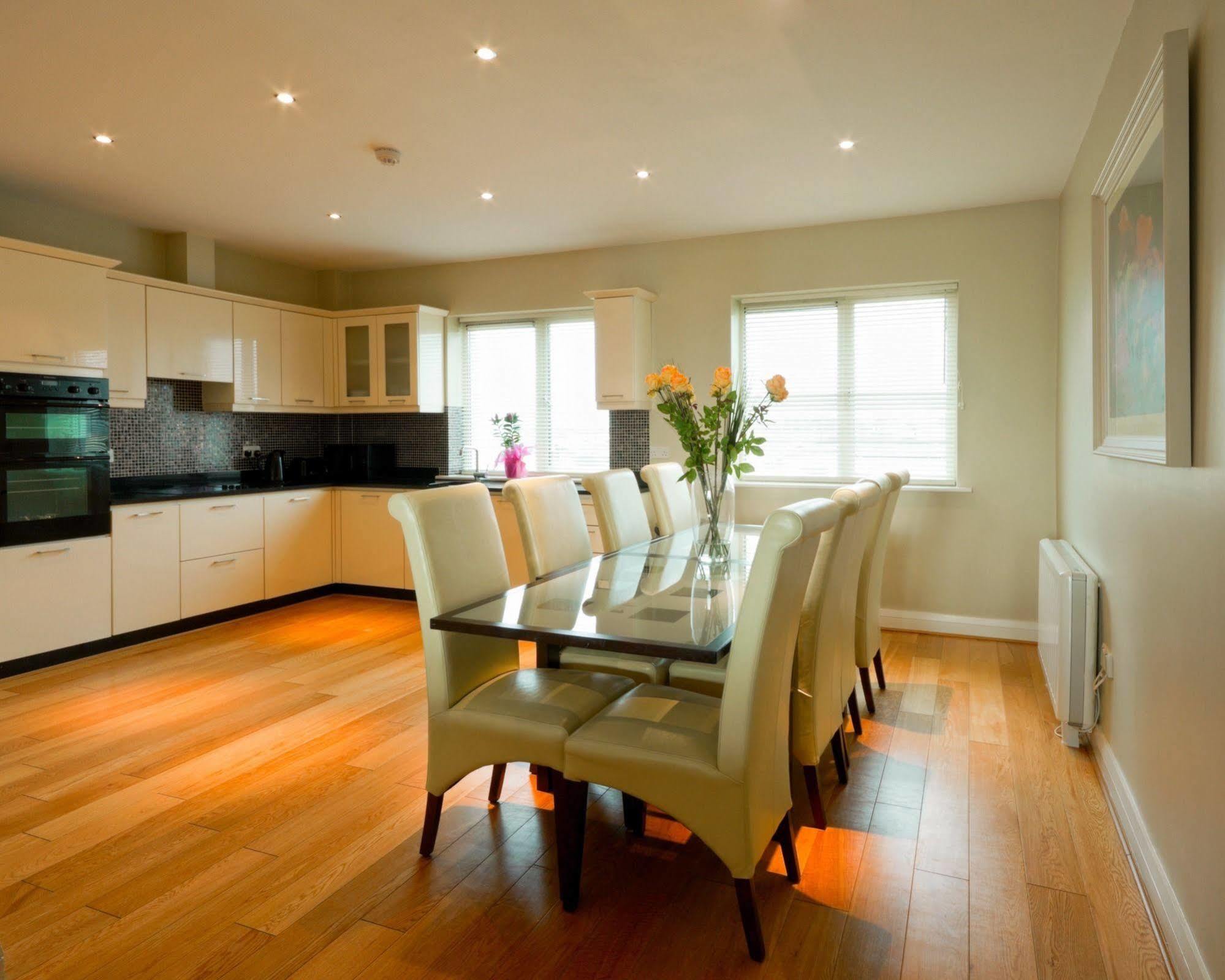 Jameson Court 4*