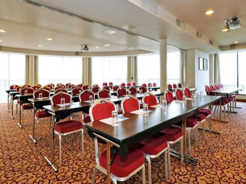Hotel Maldron Sandy Road 4*