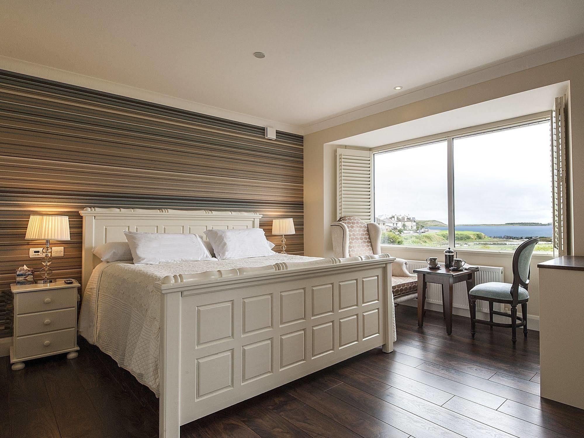 Sea Breeze 5* Galway
