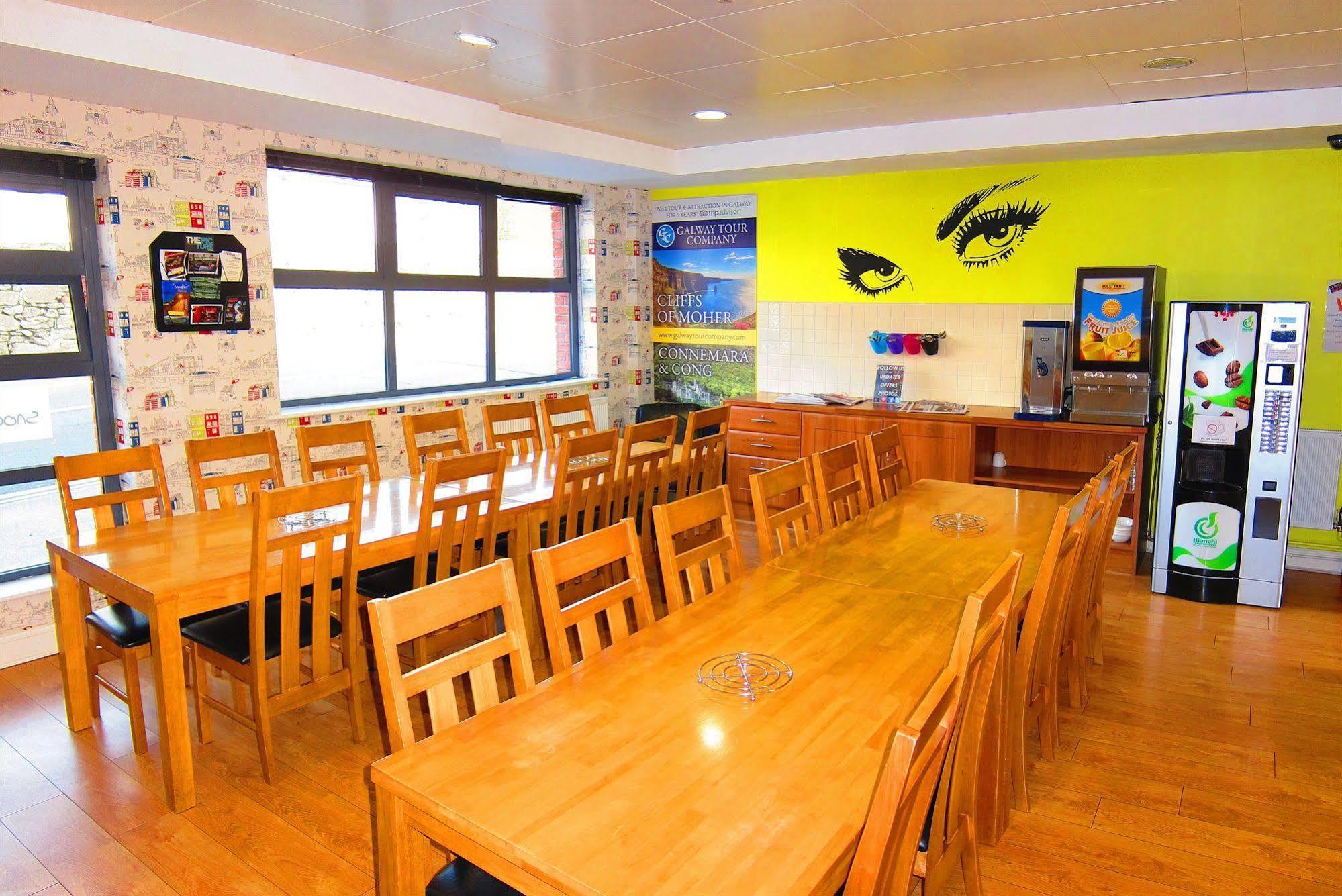 Snoozles Centre Hostel Galway