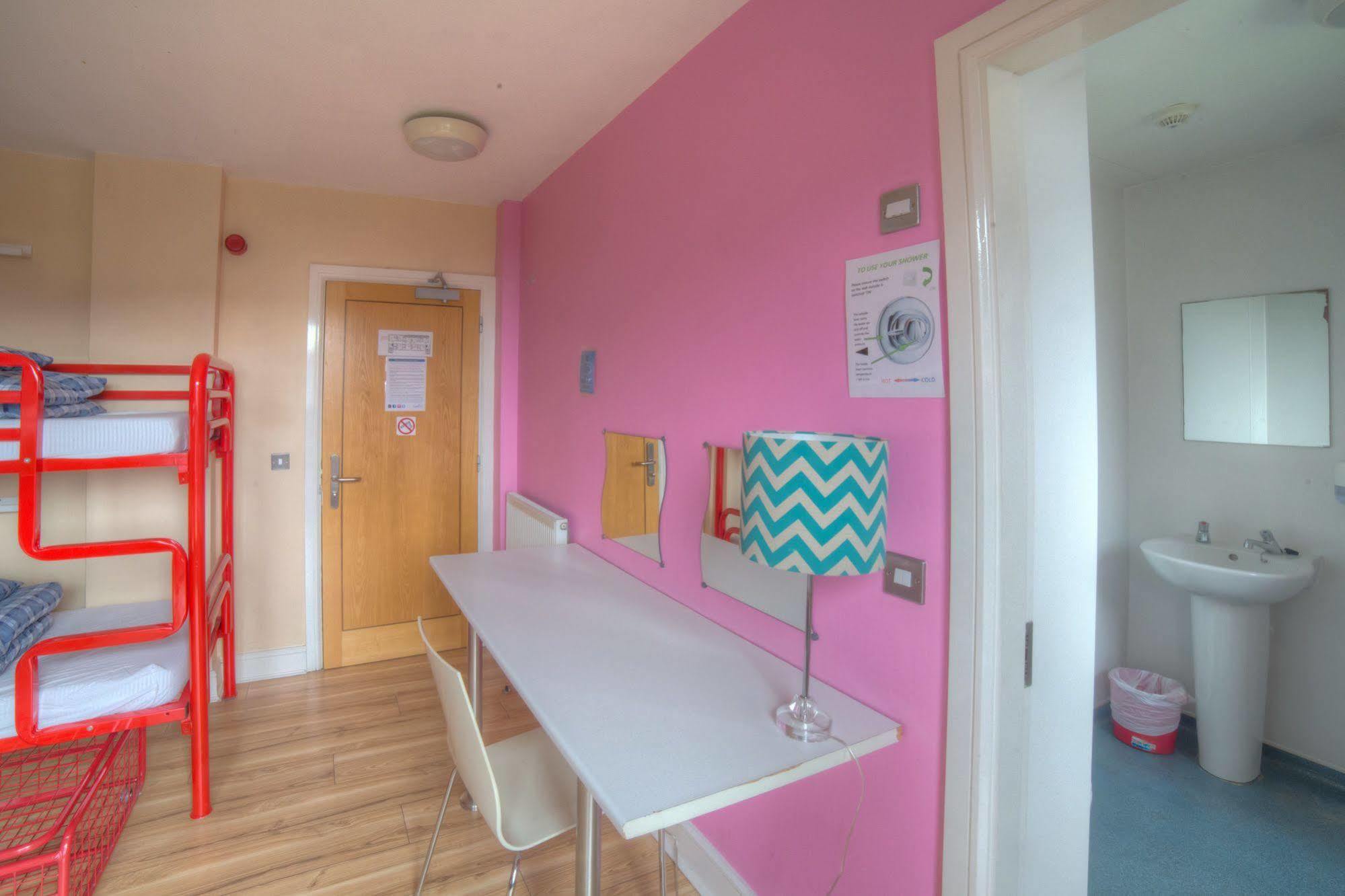 Snoozles Centre Hostel Galway