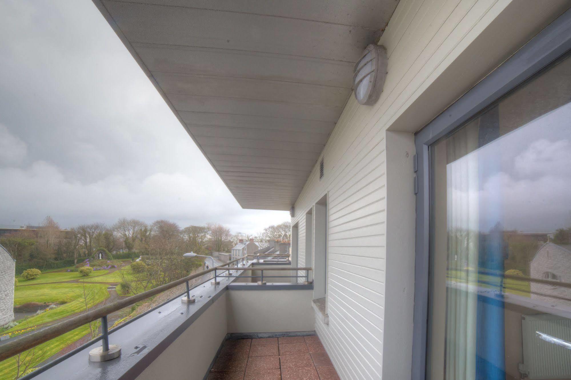 Hostel Snoozles Centre Galway